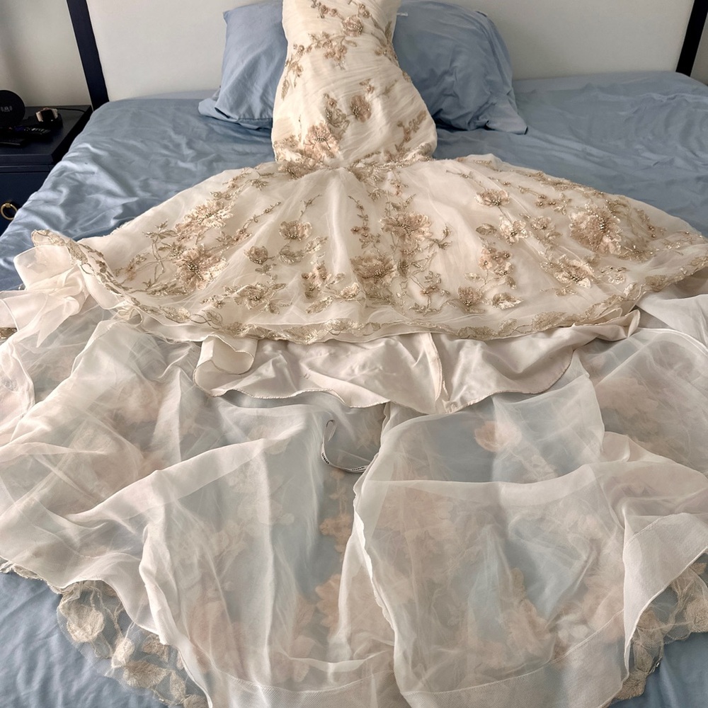 Elegant Cream Floral Wedding Dress